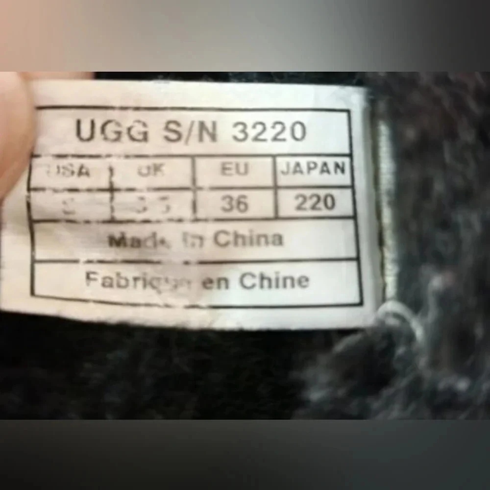 Ugg Australia 3220 Maylin Suede Boot with black shearling cuff Size 5 GUC RARE